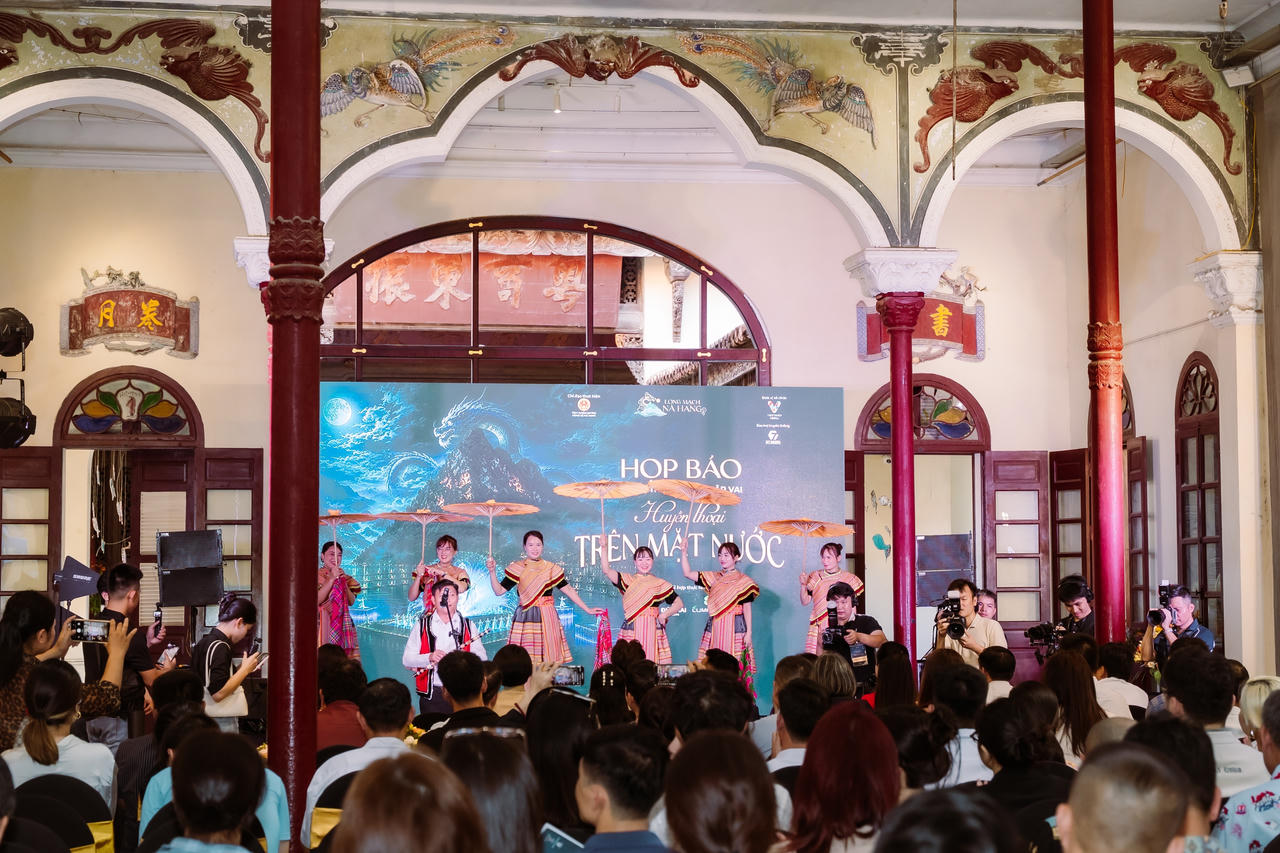Show thực cảnh nhập vai “Long mạch Nà Hang” sẽ mang đến một sản phẩm du lịch, văn hóa đặc sắc (Ảnh: Nguyễn Ngọc).