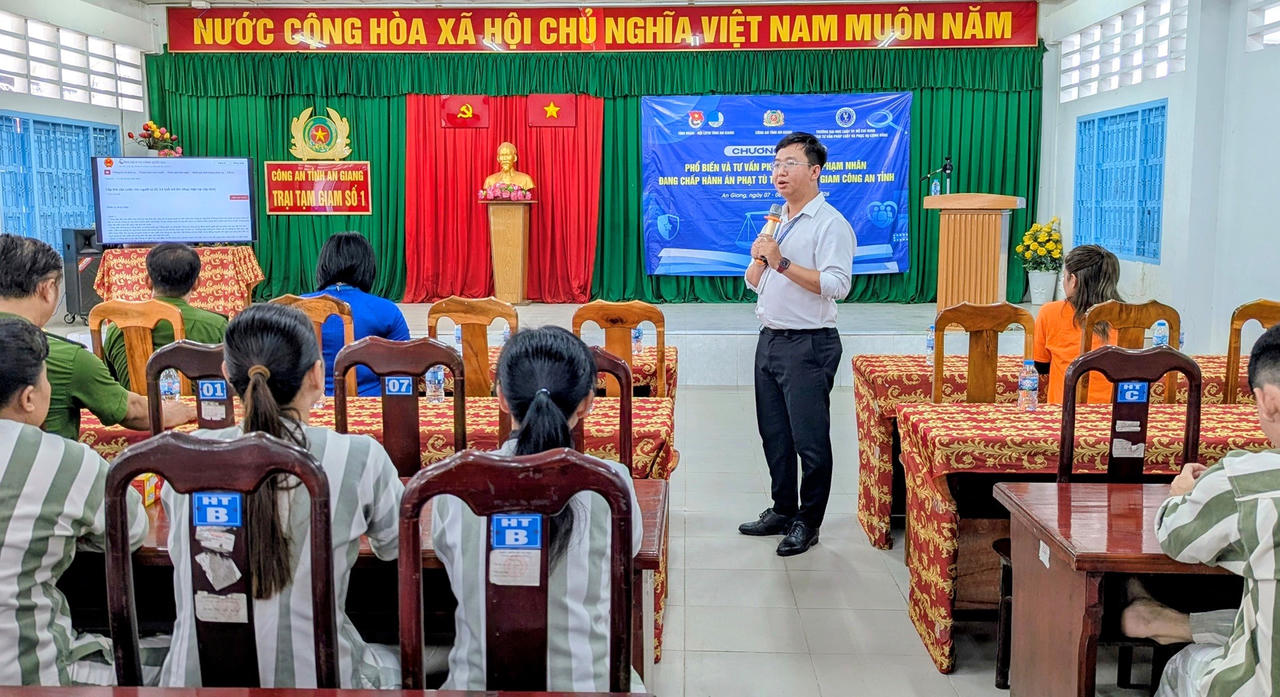 Phổ biến và tư vấn pháp luật cho phạm nhân đang chấp hành án