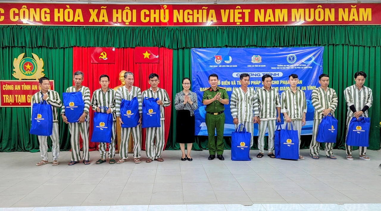 Phổ biến và tư vấn pháp luật cho phạm nhân đang chấp hành án