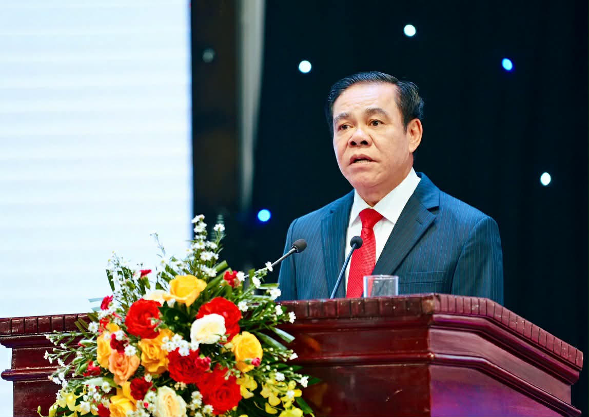 Chủ tịch UBND tỉnh Nghệ An Võ Trọng Hải phát biểu chào mừng tại buổi lễ. Ảnh: V.Khánh