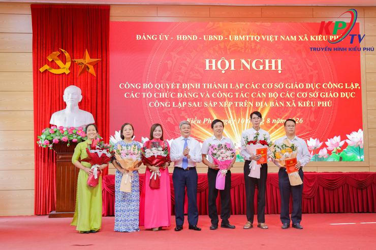 Kiều Phú tổ chức Hội nghị công bố quyết định thành lập các cơ sở giáo dục công lập sau sắp xếp - Ảnh 20.