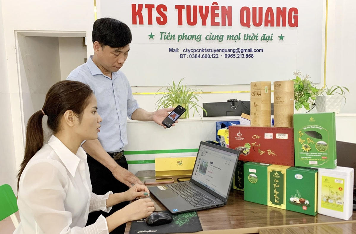 Hợp tác xã Sử Anh, phường Mỹ Lâm (Tuyên Quang) được Trung tâm Khuyến công tỉnh kết nối, hỗ trợ đưa sản phẩm lên sàn thương mại điện tử. (Ảnh: PV)