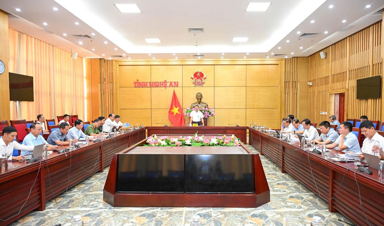 UBND tỉnh Nghệ An họp cho ý kiến về dự thảo Đề án. Ảnh: P.T