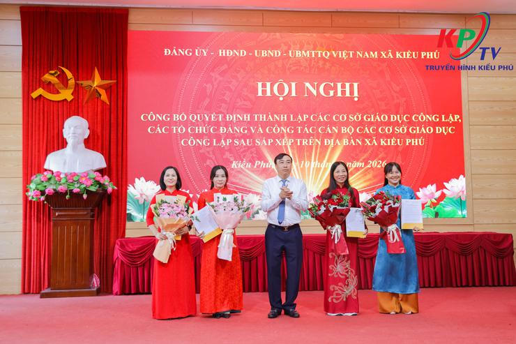 Kiều Phú tổ chức Hội nghị công bố quyết định thành lập các cơ sở giáo dục công lập sau sắp xếp - Ảnh 3.