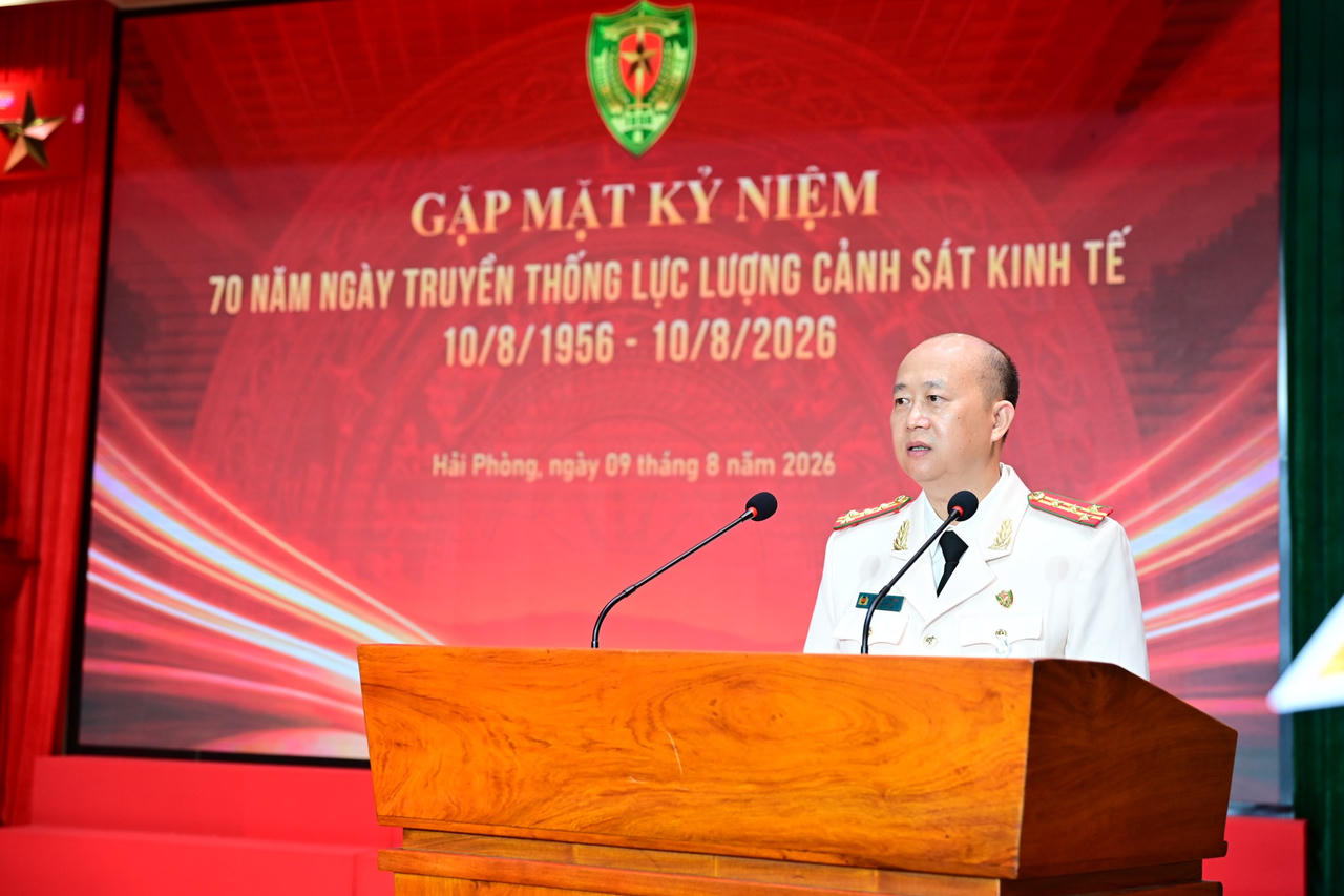 Đại tá Ngô Duy Cương - Trưởng Phòng Cảnh sát kinh tế CATP phát biểu tại Lễ kỷ niệm (Ảnh Công an TP)