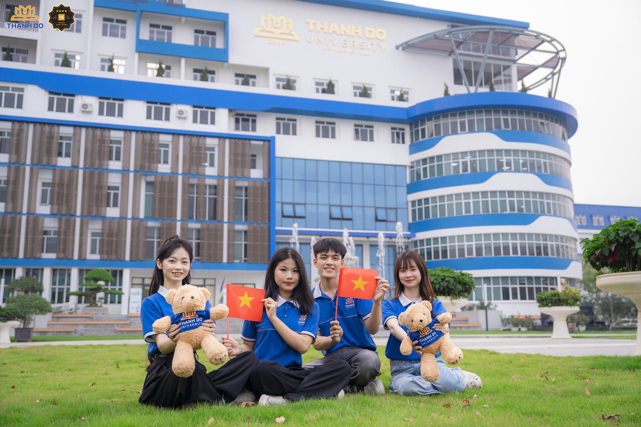 Trở thành sinh viên Trường Đại học Thành Đô để có cơ hội học tập trong môi trường chú trọng thực hành, ứng dụng và phát triển năng lực nghề nghiệp.