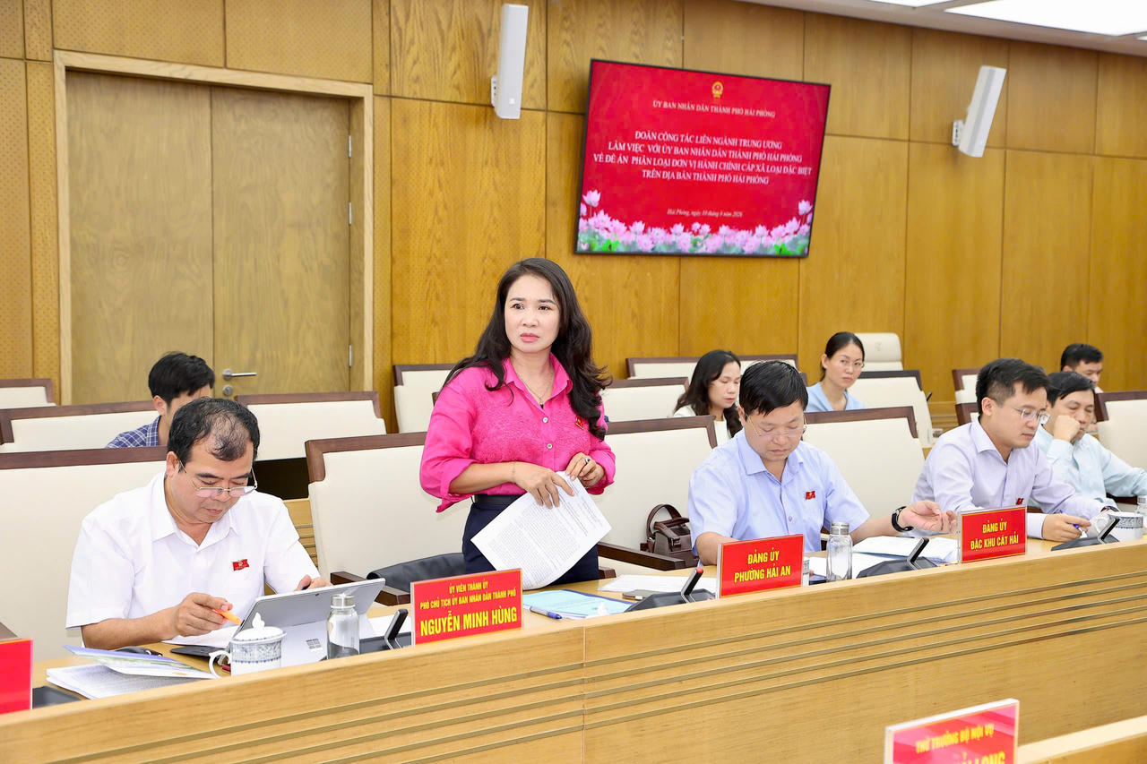 Bí thư Đảng ủy phường Hải An Nguyễn Thị Thu phát biểu tại buổi làm việc ( Ảnh: Cổng TTĐT Hải Phòng)