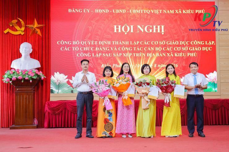 Kiều Phú tổ chức Hội nghị công bố quyết định thành lập các cơ sở giáo dục công lập sau sắp xếp - Ảnh 9.