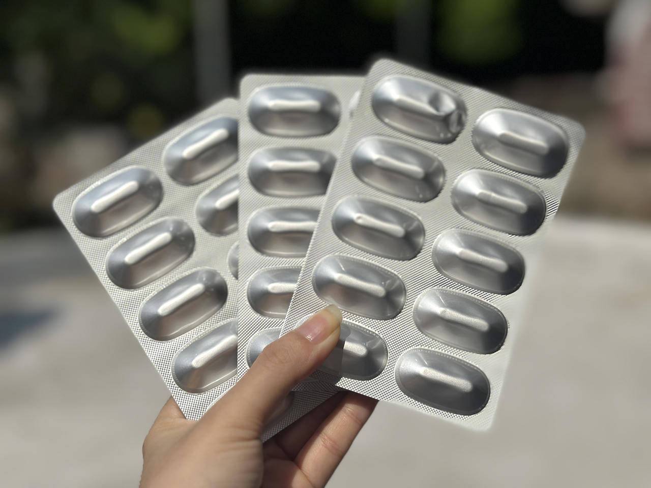 Bộ Y tế nói gì khi cử tri phản ánh thuốc thuộc danh mục bảo hiểm y tế vẫn thiếu?