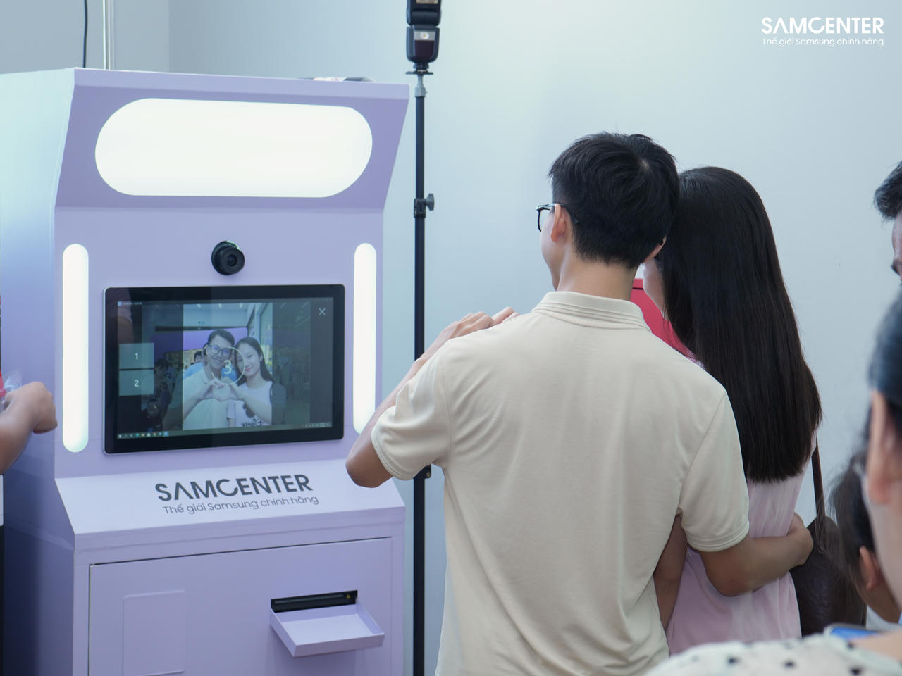 SamCenter Z-Day sôi động trong ngày mở bán thế hệ Galaxy Z mới