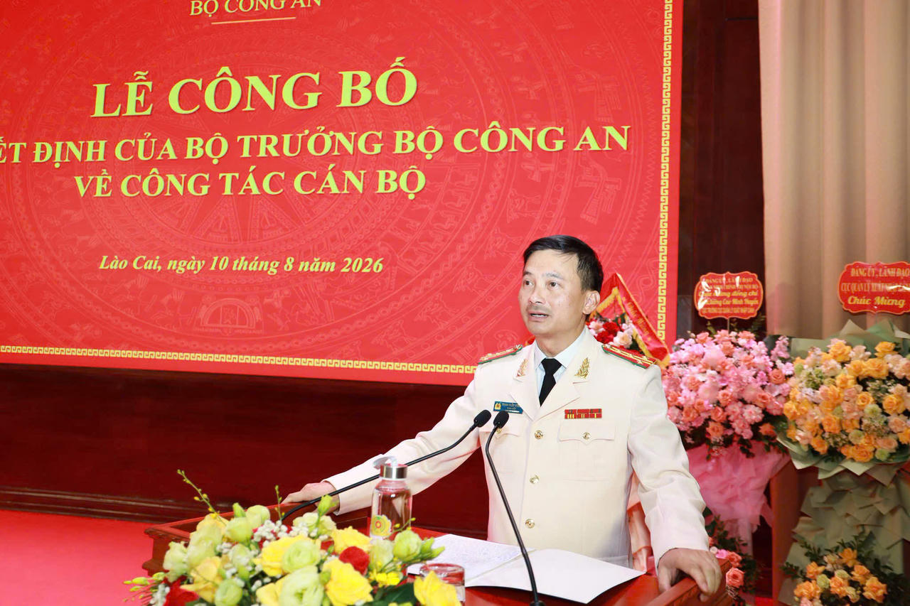 Đại tá Trịnh Khắc Cường phát biểu nhận nhiệm vụ. (Ảnh: Công an tỉnh Lào Cai)