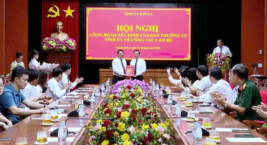 Ông Hoàng Văn Vạn, Giám đốc Sở Tài chính Sơn La được điều động, chỉ định giữ chức Bí thư Đảng ủy xã Thuận Châu, nhiệm kỳ 2025-2030 (Ảnh: CTV).
