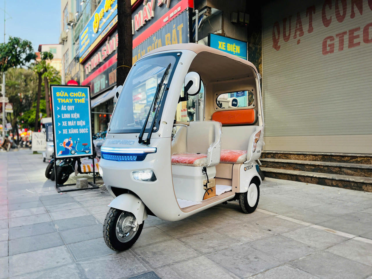 Kỳ vọng vào xe điện 3 bánh
