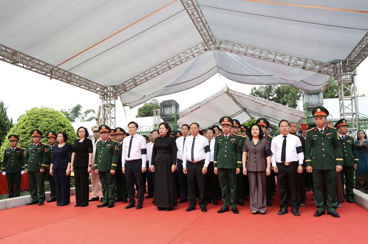Các đại biểu tham dự buổi lễ. Ảnh: Nguyễn Nga