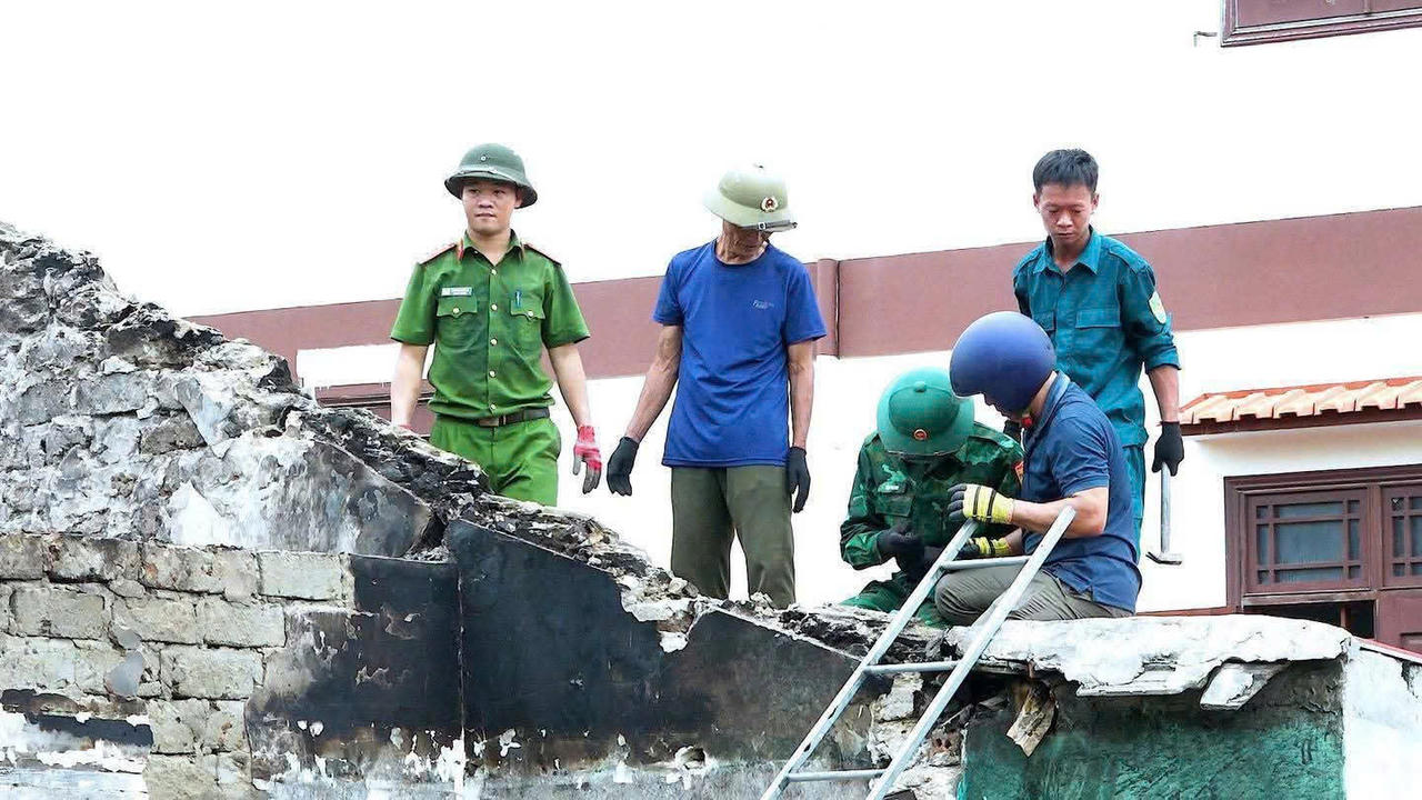 Sau 5 ngày hỏa hoạn, cụ bà ở Quảng Trị được hỗ trợ xây nhà mới