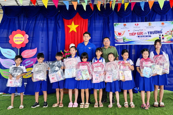 Công an Cà Mau triển khai nhiều hoạt động hỗ trợ trẻ em