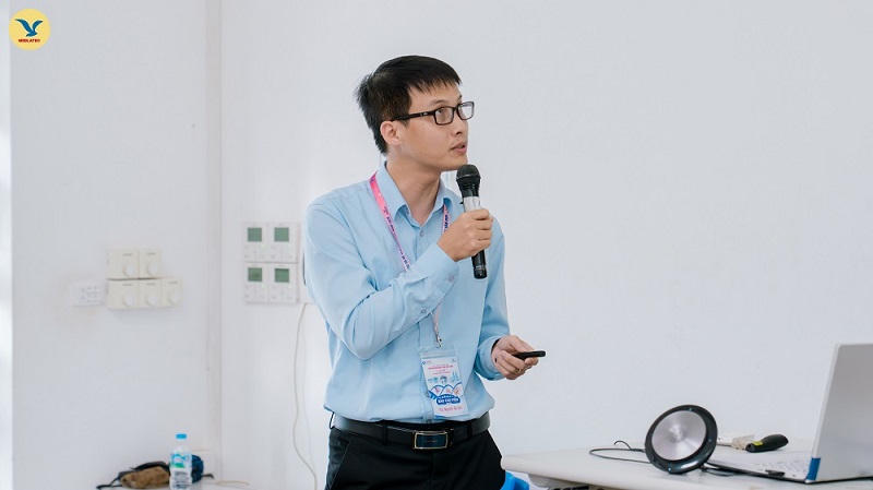 ThS.BSNT Nguyễn Bá Sơn - Trưởng Phòng Di truyền, Trung tâm Xét nghiệm MEDLATEC báo cáo tại hội nghị.