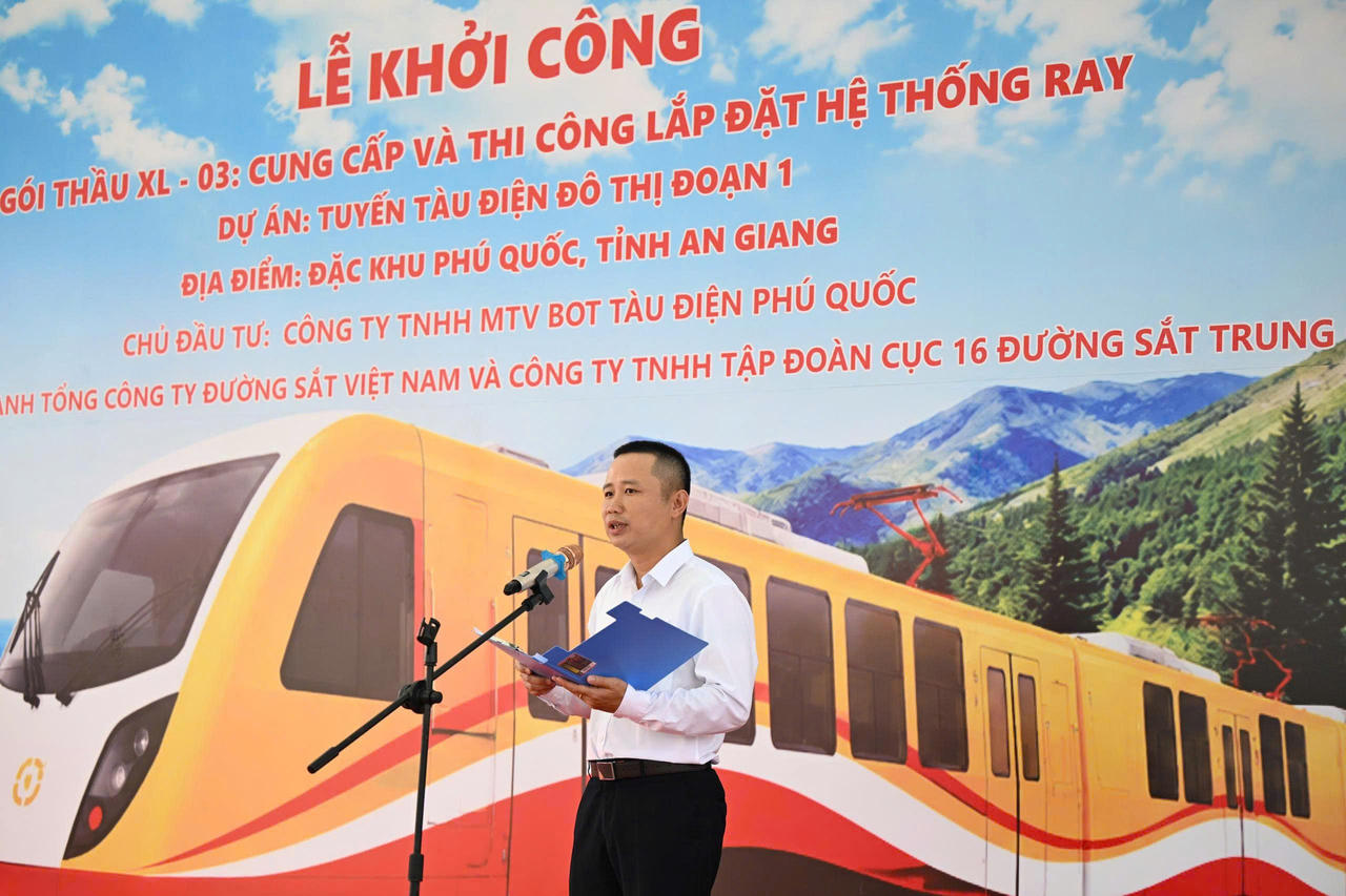 Ông Lê Hoài Phong - Chỉ huy trưởng dự án LRT Phú Quốc, Tập đoàn Sun Group phát biểu tại sự kiện. Ảnh: Sun Group
