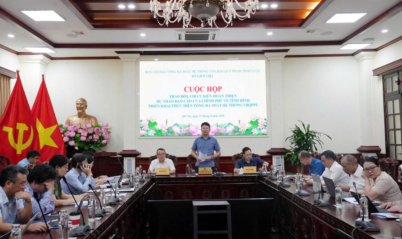 Bộ Tư pháp họp cho ý kiến dự thảo Báo cáo của Chính phủ về tình hình triển khai tổng rà soát hệ thống văn bản