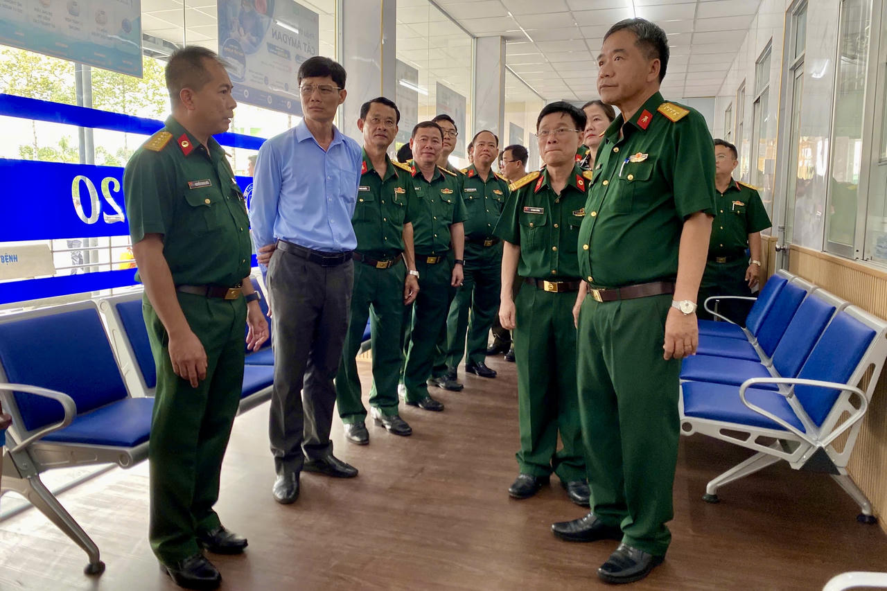 Việc tổ chức khu khám bệnh chuyên biệt nhằm tạo quy trình tiếp đón, phân luồng và khám bệnh thống nhất. Ảnh: Thiện Lê