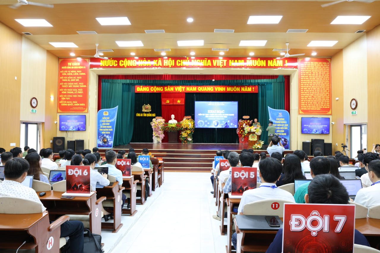 Cuộc tranh tài của 12 đội thực chiến bảo đảm An ninh mạng tỉnh Quảng Ngãi năm 2026