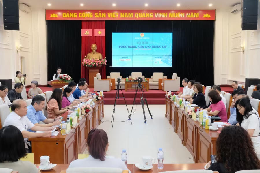 Quang cảnh hội thảo "Đồng hành, kiến tạo tương lai - Vì một Việt Nam khỏe mạnh" (Ảnh: BTC)