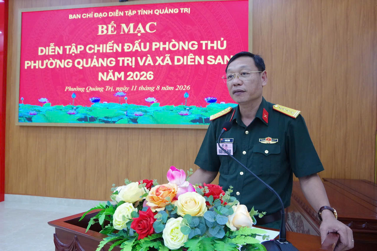 Đại tá Phan Thắng, Ủy viên Ban Thường vụ Tỉnh ủy, Phó Bí thư Đảng ủy Quân sự tỉnh, Chỉ huy trưởng Bộ CHQS tỉnh, Phó Trưởng Ban Thường trực Ban Chỉ đạo phát biểu bế mạc. (Ảnh: Xuân Diện)