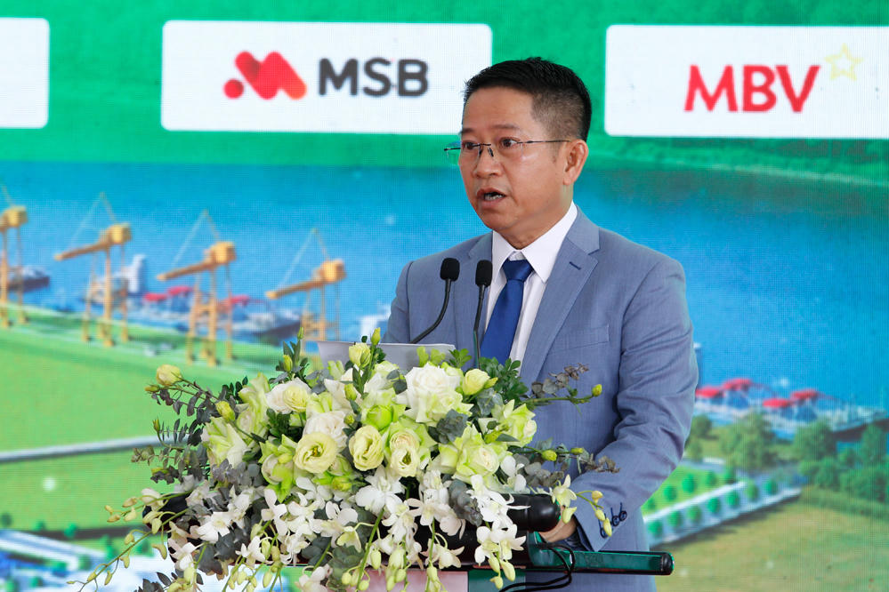 Ông Trần Hồng Kỳ, Tổng Giám đốc Công ty cổ phần Nhiệt điện An Khánh Bắc Giang phát biểu tại lễ khởi công.(Ảnh Thế Đại)