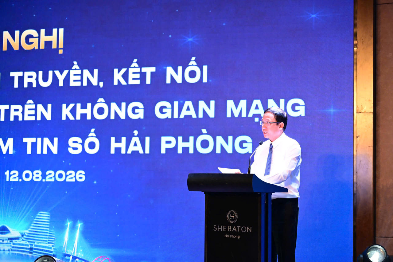 Đại tá Lê Đức Thành, Phó Giám đốc Công an thành phố phát biểu khai mạc Hội nghị. (Ảnh Cổng TTĐT Hải Phòng)