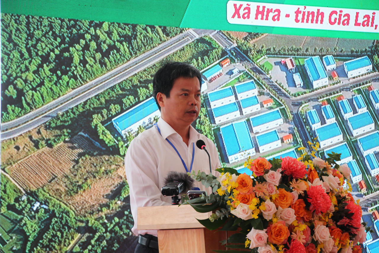 Ông Nguyễn Hữu Quế - Phó Chủ tịch UBND tỉnh Gia Lai phát biểu tại lễ động thổ. Ảnh: N.Luật.