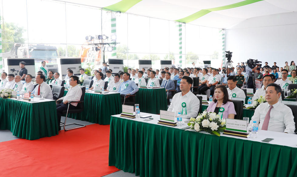 Quang cảnh buổi lễ khởi công.(Ảnh Thế Đại)