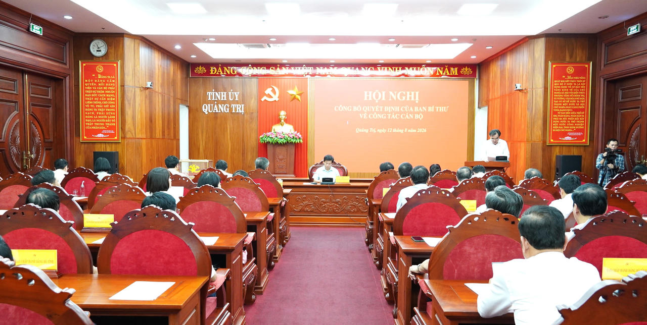 Quang cảnh hội nghị công bố quyết định của Ban Bí thư về công tác cán bộ. (Ảnh: Q.V) 
