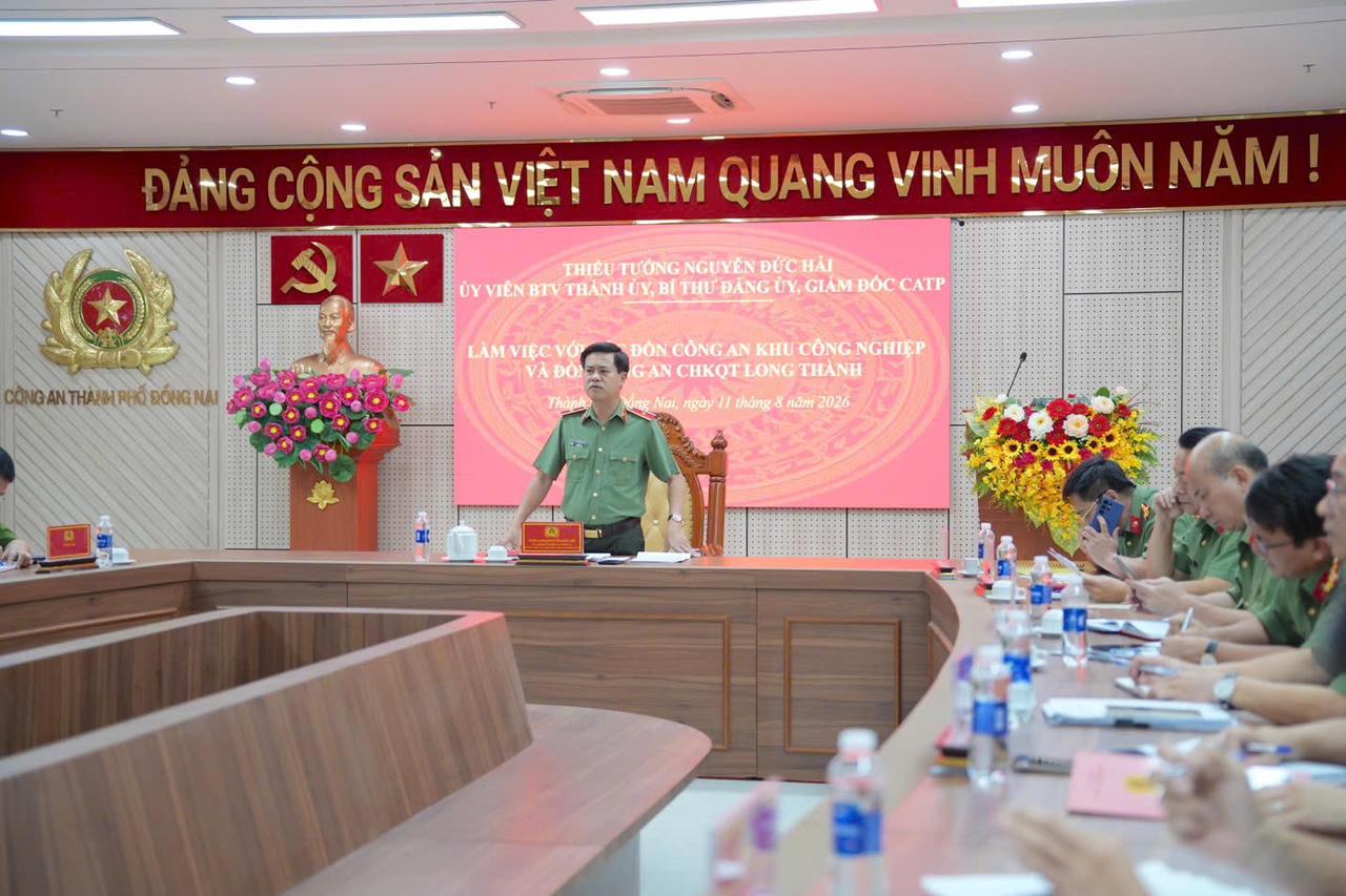 Thiếu tướng Nguyễn Đức Hải, Giám đốc Công an thành phố Đồng Nai chủ trì buổi làm việc về công tác bảo đảm an ninh, trật tự tại các KCN. (Ảnh: CAĐN)