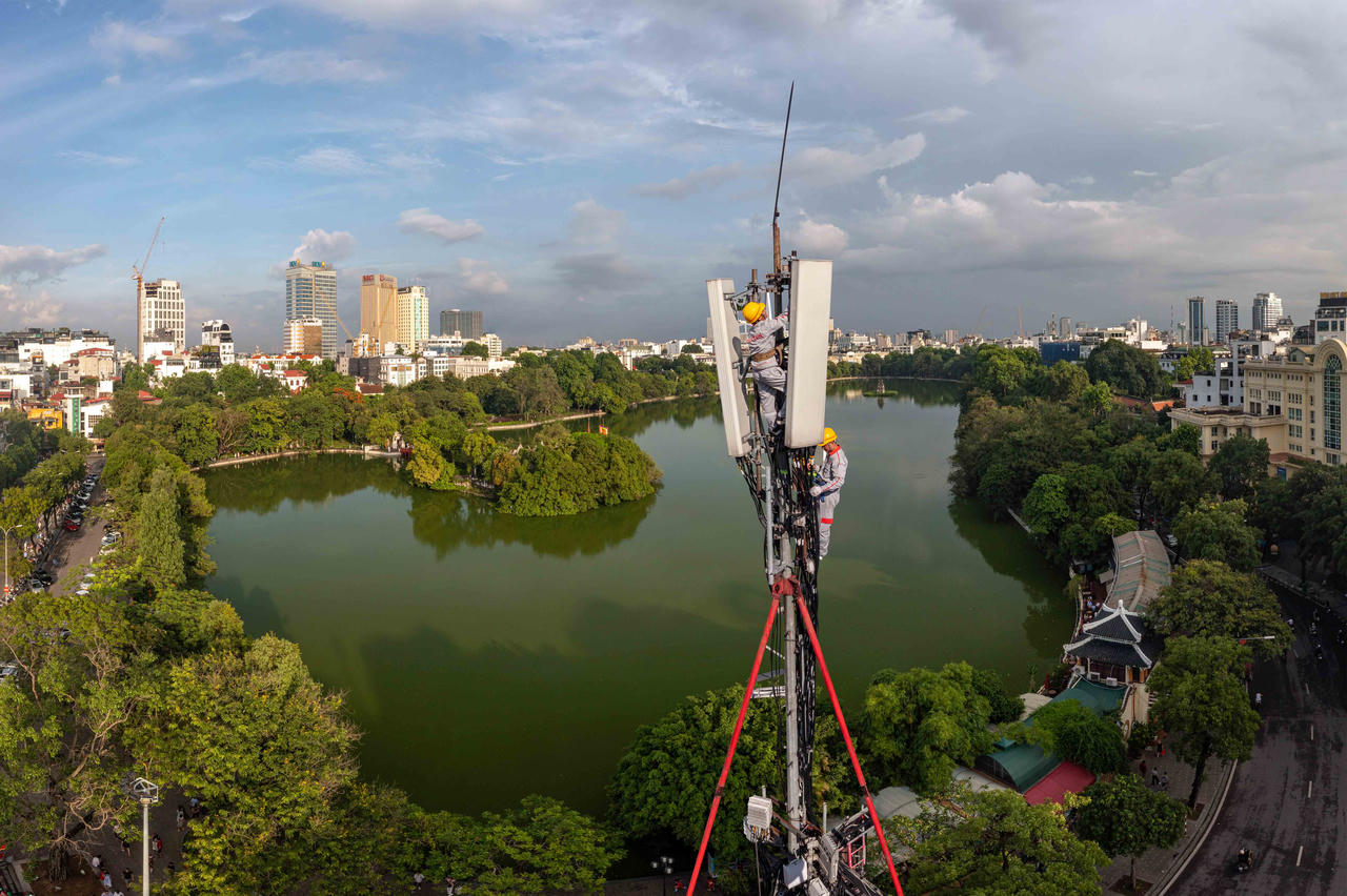 Viettel tiếp tục mở rộng mạnh hạ tầng 5G trong năm, nhưng lượng điện lưới tiêu thụ tại Việt Nam giảm 3%.