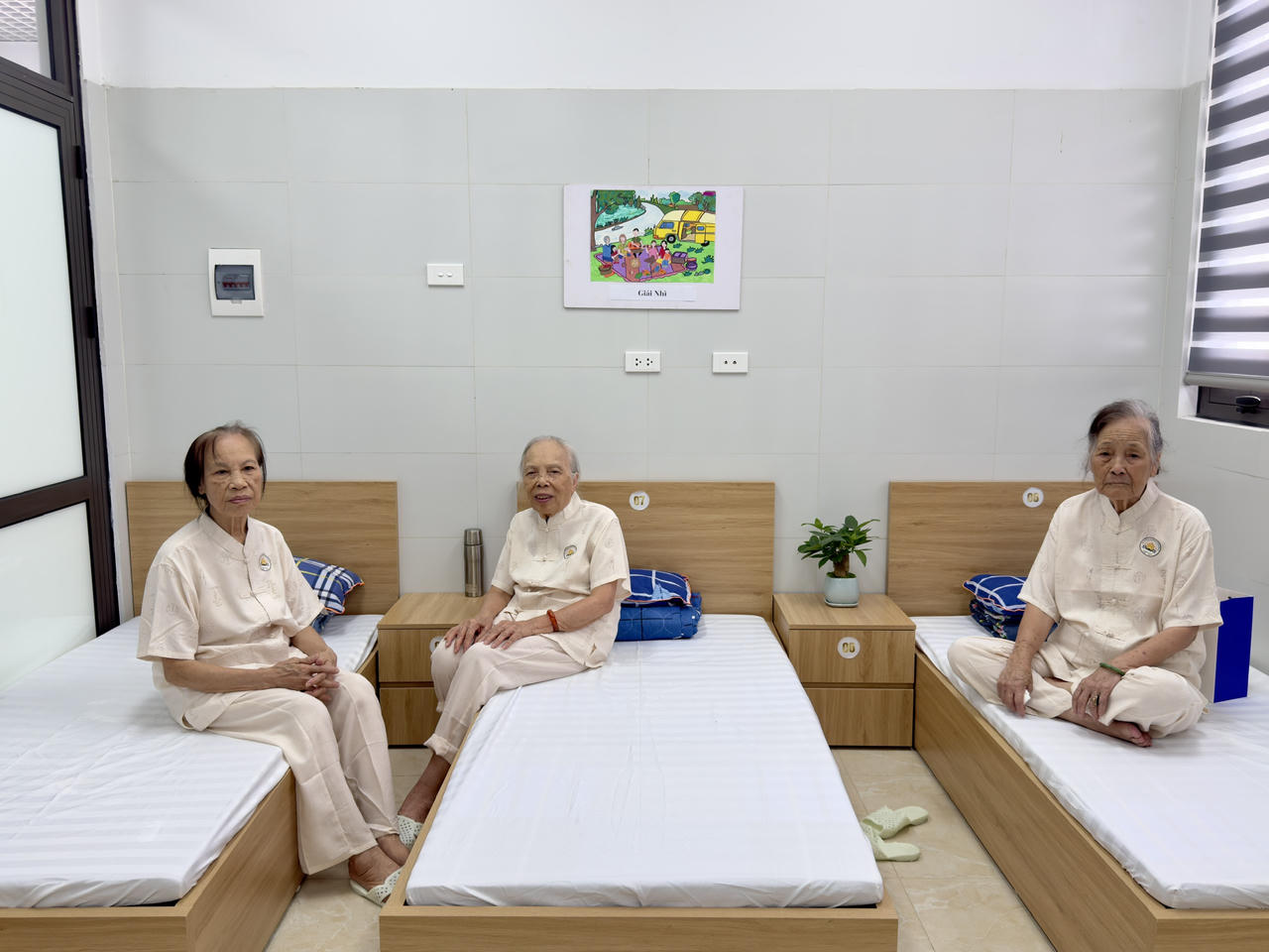 Khai trương ‘Cơ sở chăm sóc người cao tuổi ban ngày’ phường Tây Hồ