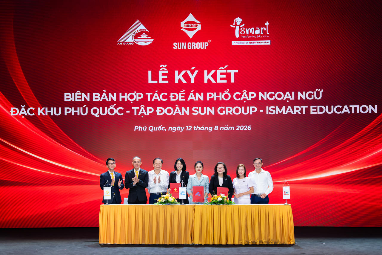 Đặc khu Phú Quốc và Sun Group ký biên bản ghi nhớ với iSMART Education để triển khai chương trình “Phú Quốc – Hello World”. Ảnh: Sun Group