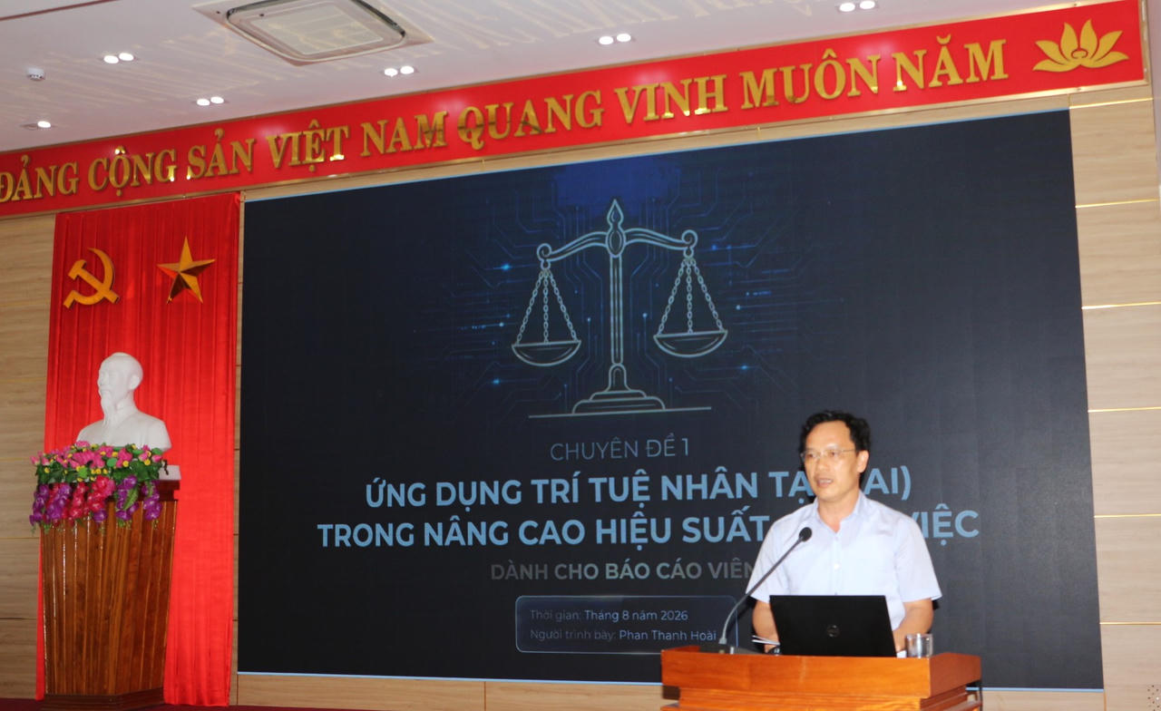 Phó Giám đốc Sở Tư pháp Trương Quang Sáng nhấn mạnh AI không còn là câu chuyện của tương lai, đặt ra yêu cầu ngành Tư pháp chủ động thích ứng và khai thác hiệu quả công nghệ mới.