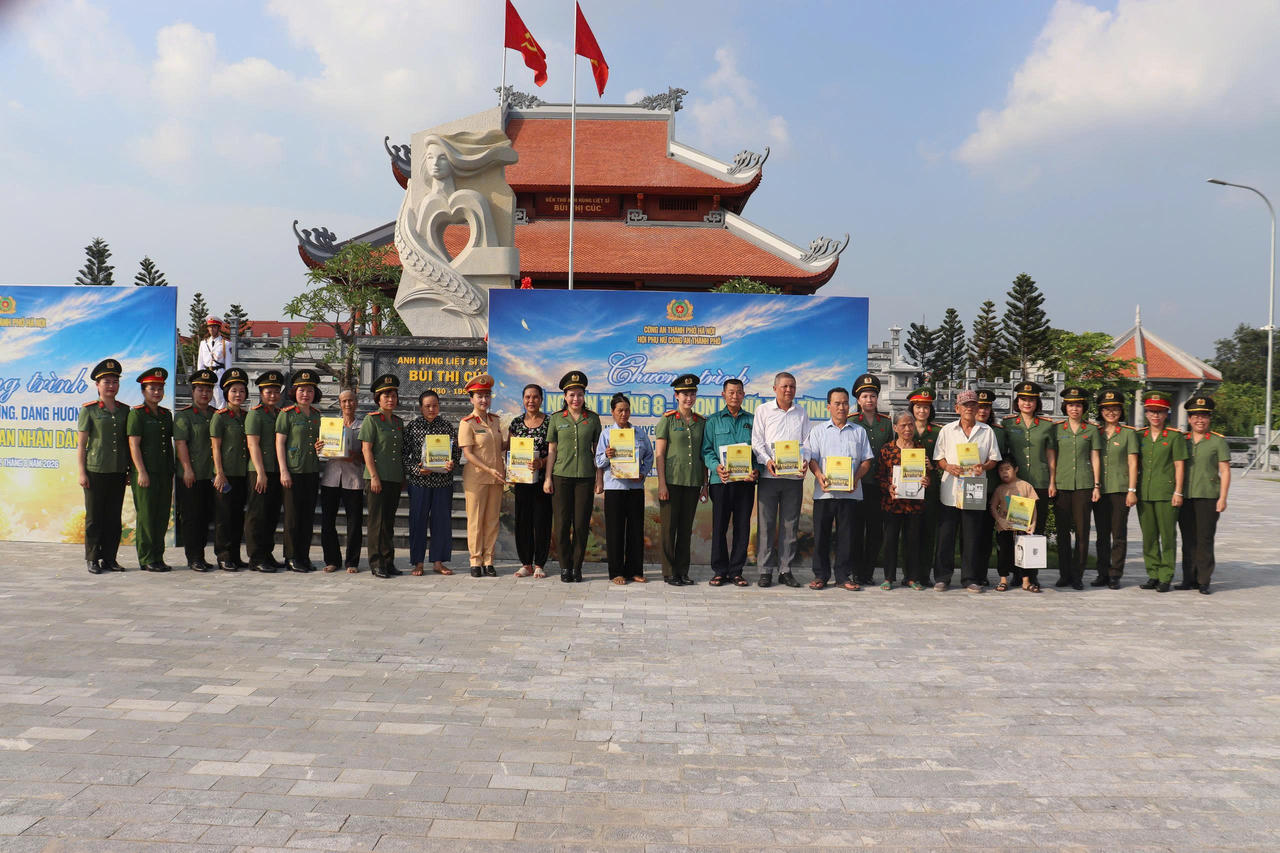Tiếp nối mạch nguồn truyền thống: Công an Hà Nội tri ân Anh hùng liệt sĩ Bùi Thị Cúc