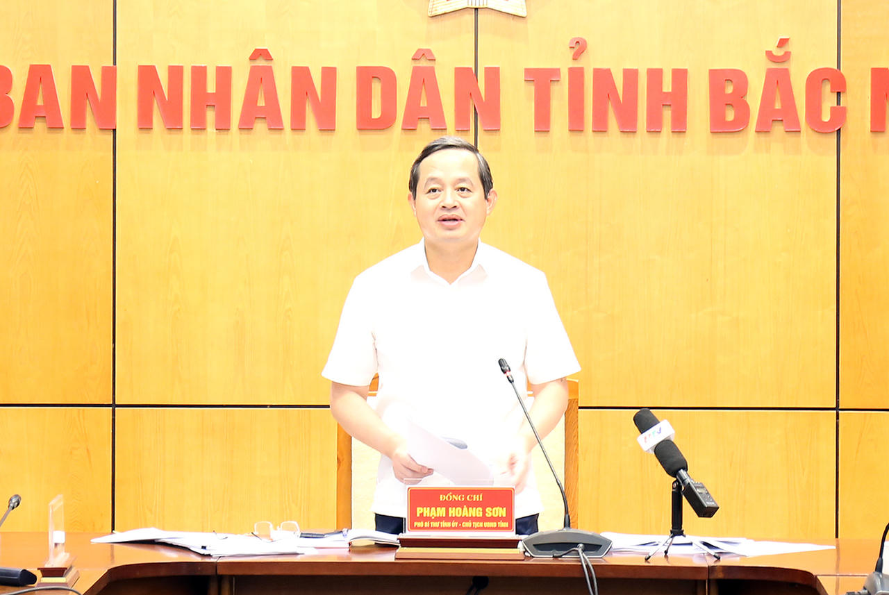Chủ tịch UBND tỉnh Bắc Ninh Phạm Hoàng Sơn phát biểu kết luận buổi làm việc. (ảnh bacninh.gov.vn)