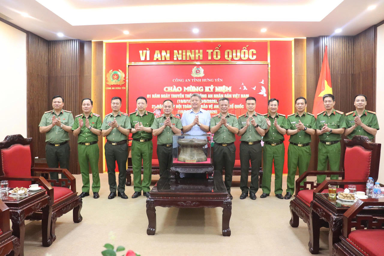Đoàn đại biểu Công an TP Hà Nội làm việc với Công an tỉnh Hưng Yên, dự và chủ trì có đồng chí Nguyễn Mạnh Quyền, Phó Bí thư, Chủ tịch UBND tỉnh Hưng Yên