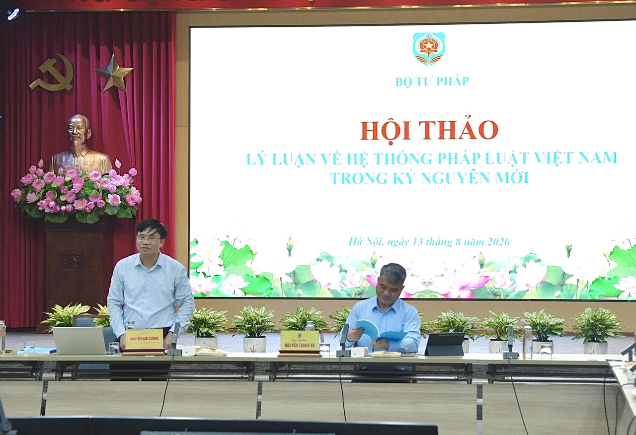  Viện trưởng Viện Chiến lược và Khoa học pháp lý Nguyễn Văn Cương phát biểu