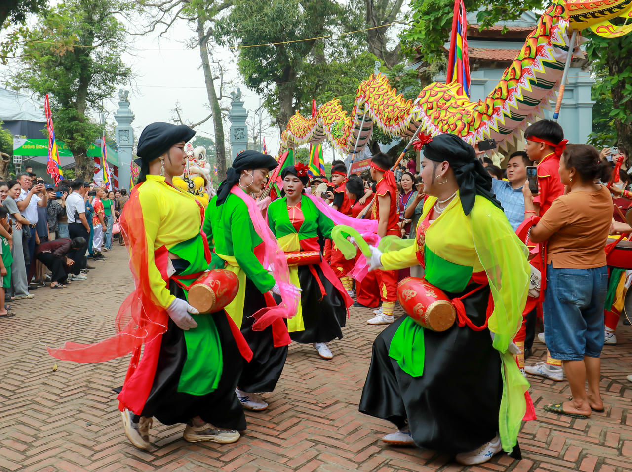 Màn múa trong lễ hội Chử Đồng Tử - Tiên Dung. (Ảnh: Lê Duy)