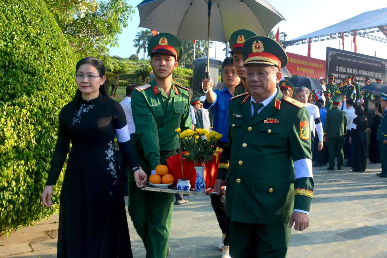 Thứ trưởng Bộ Quốc phòng Nguyễn Văn Hiền dự Lễ truy điệu, an táng 29 hài cốt liệt sĩ tại Đồng Nai