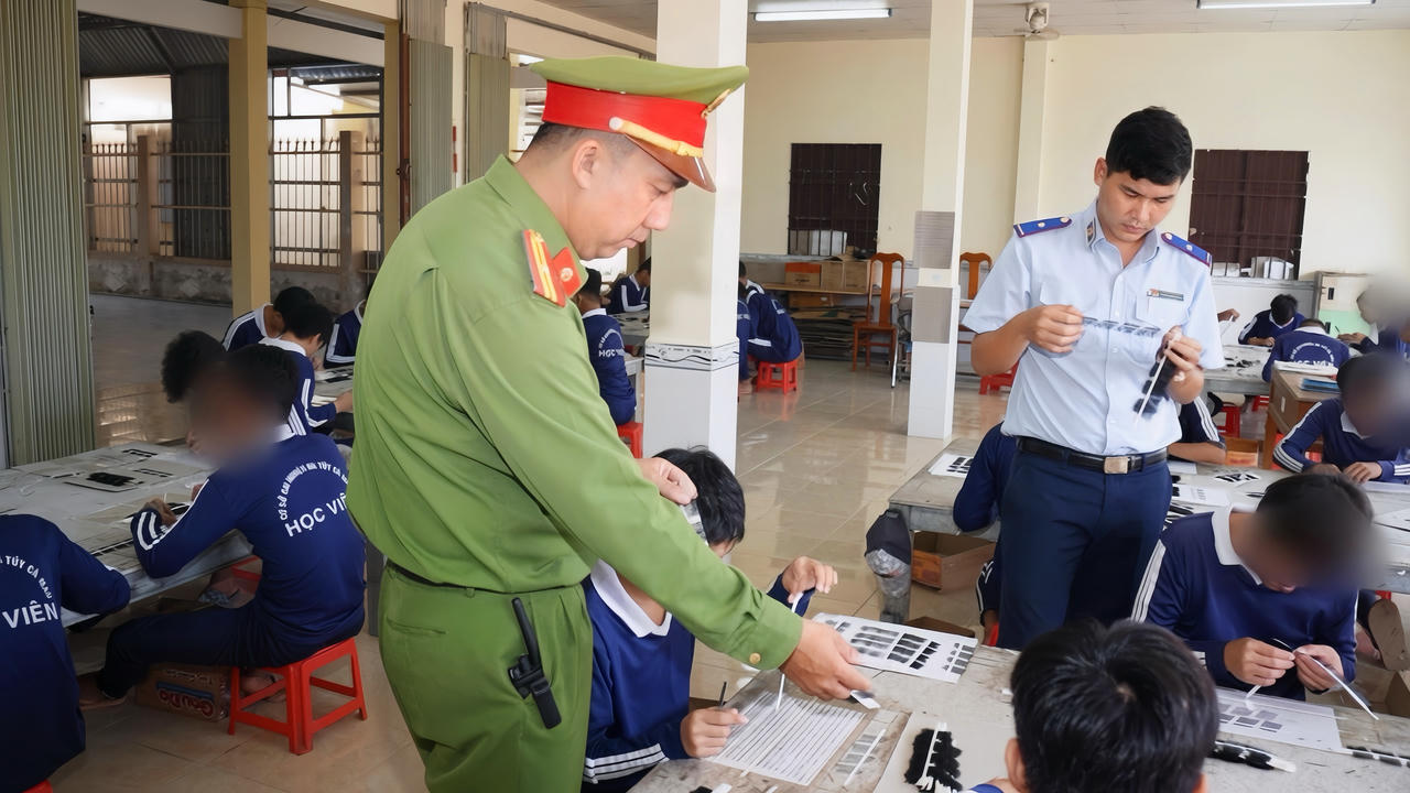 Lao động trị liệu gắn với đào tạo nghề giúp học viên rèn luyện sức khỏe, kỹ năng và ý thức lao động (Ảnh: Trọng Nguyễn).