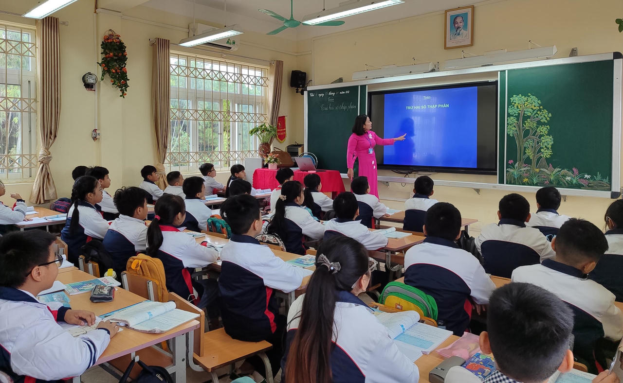 Quảng Ninh giảm gần một nửa đầu mối trường công lập trước năm học mới