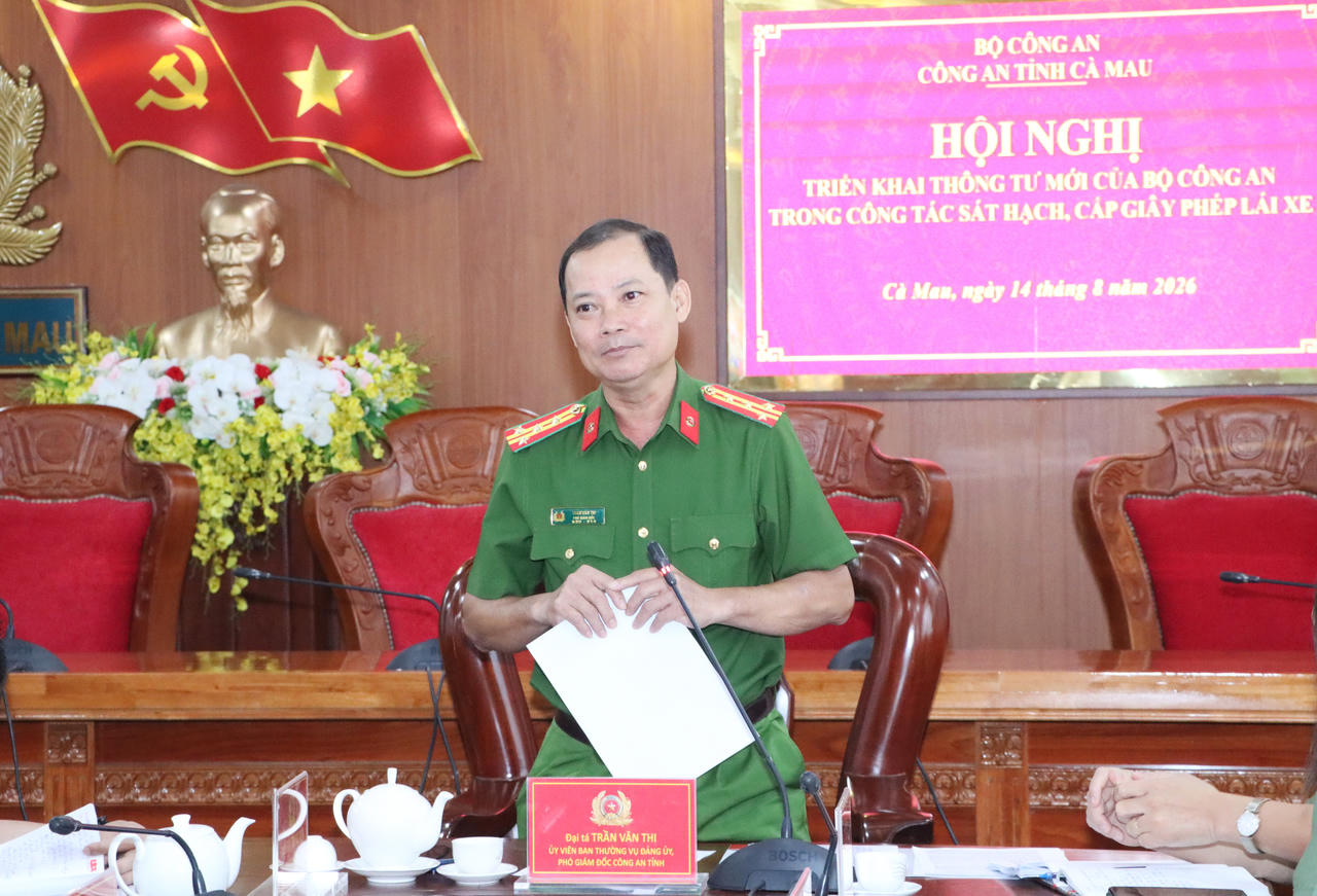 Đại tá Trần Văn Thi phát biểu chỉ đạo tại Hội nghị (Ảnh: T.N).