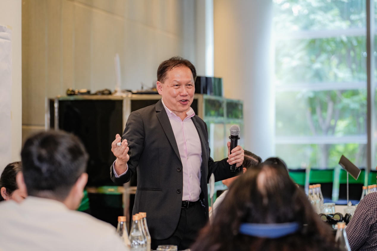 Giáo sư Quý Huy – Giáo sư Chiến lược tại INSEAD. Ảnh: VPBank