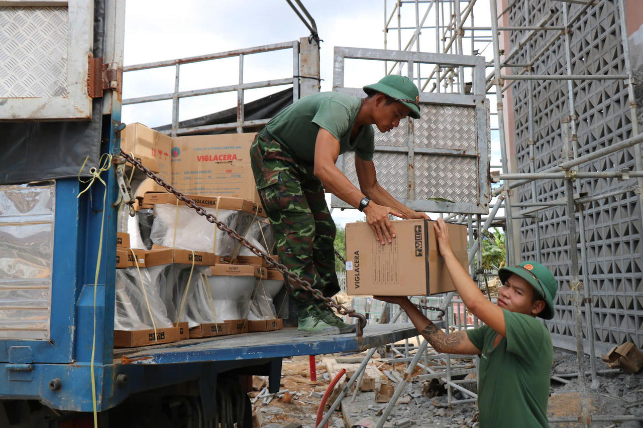 Các trường liên cấp ở A Lưới tăng tốc về đích trước năm học mới
