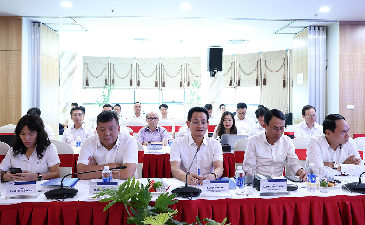 Ông Nguyễn Đức Thiện – Tổng giám đốc EVNNPC phát biểu tại buổi làm việc