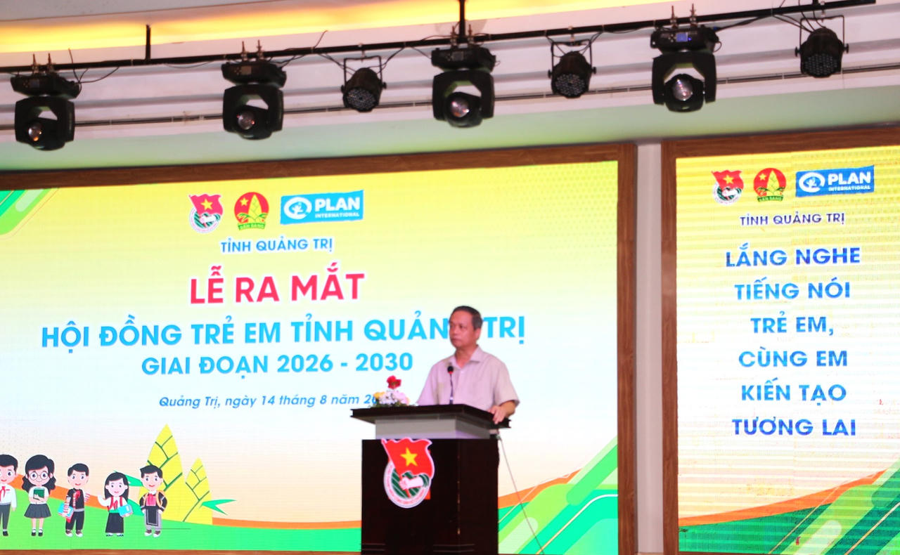 Ông Nguyễn Trần Huy, Phó Chủ tịch HĐND tỉnh Quảng Trị, phát biểu tại lễ ra mắt Hội đồng Trẻ em.